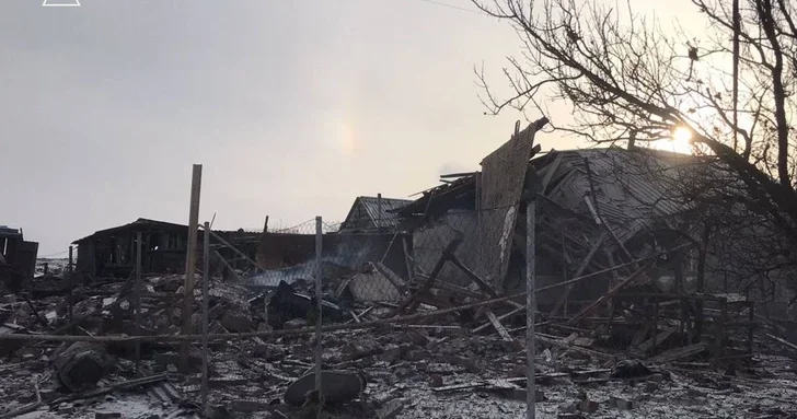 Обстрел поселка в Донецкой области Украины унес жизни четырех человек