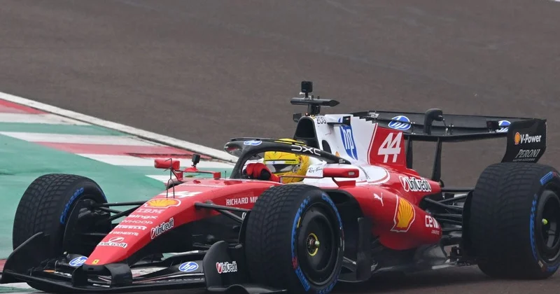 “Ferrari”nin yeni bolidi ilk dövrədə yolda söndü VİDEO