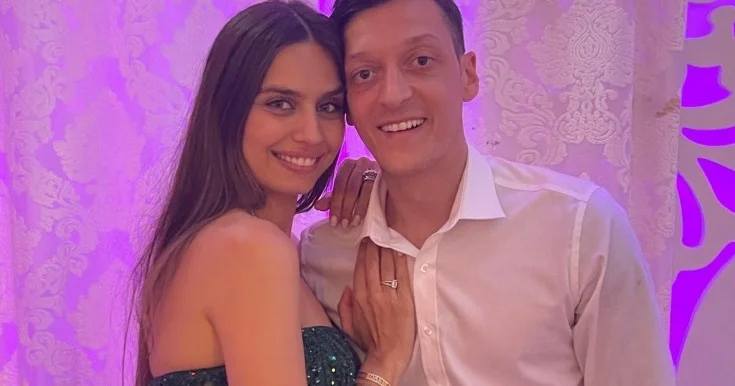 Mesut Özilin 3 cü övladı olacaq