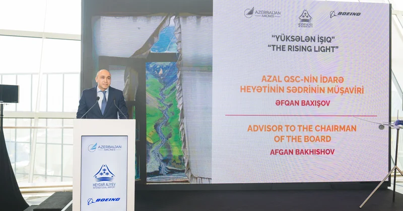 Heydər Əliyev Hava limanında Reza Deqatinin foto sərgisi açılıb