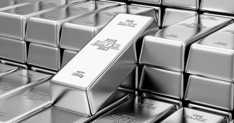 Биржевые цены на серебро впервые в истории превысили 100 долларов за унцию