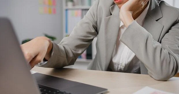 Женщина элегантно отомстила постоянно забывавшей ее имя коллеге