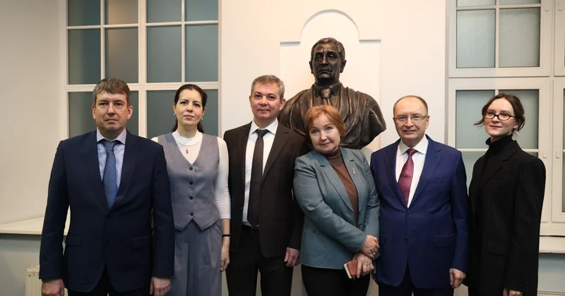 В Санкт Петербургском университете увековечили память азербайджанского ученого Ильгама Рагимова