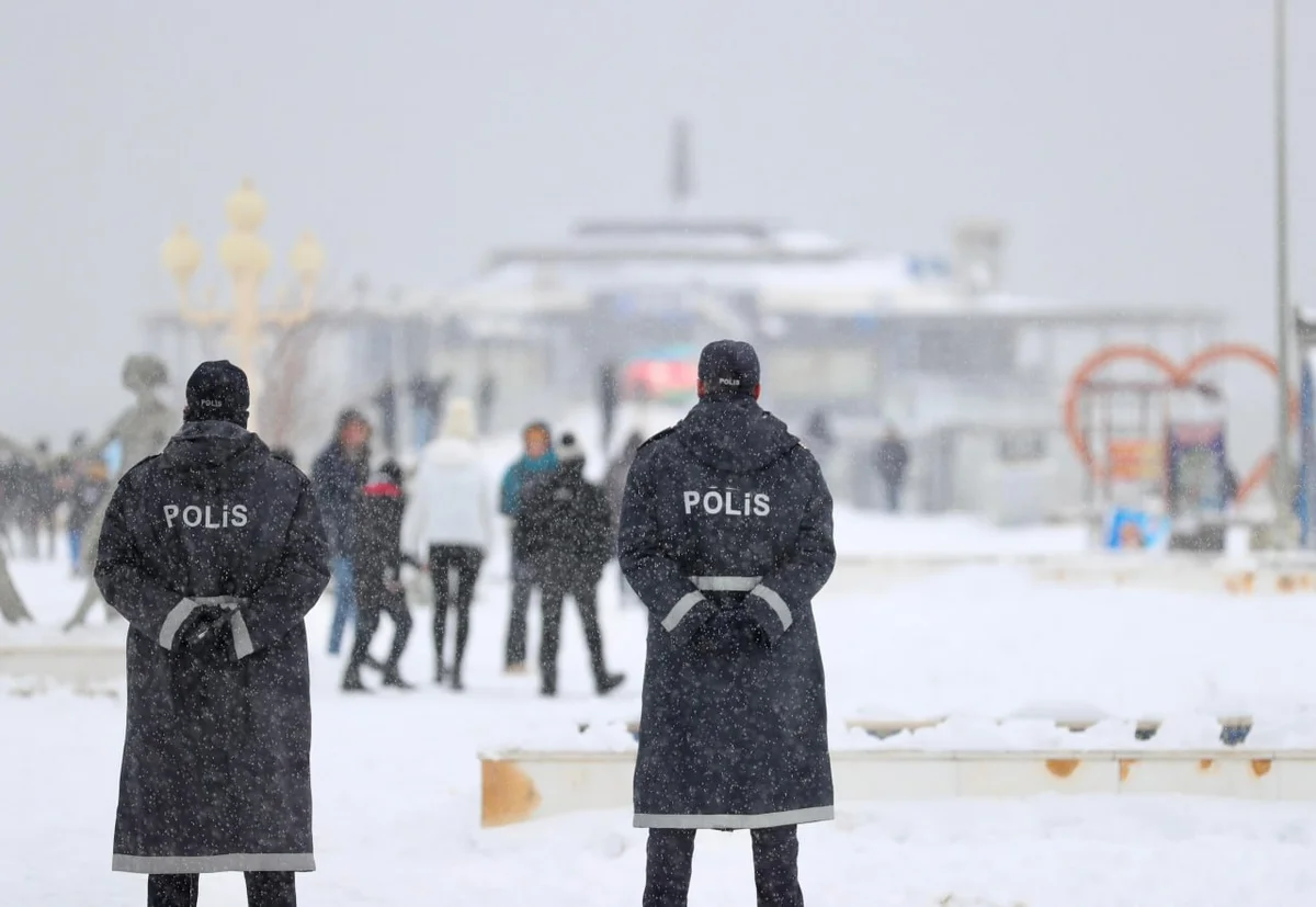 Polis fasiləsiz XİDMƏTDƏ FOTO/VİDEO