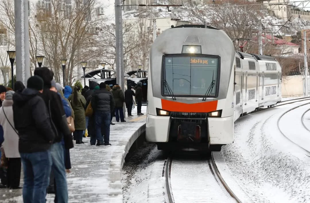 Güclü qar olsa da, işlərinin başındadırlar FOTOLAR