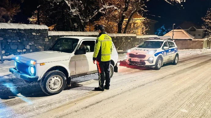 Şəki polisi mövcud hava şəraiti ilə əlaqədar xidmətini davam etdirir FOTO