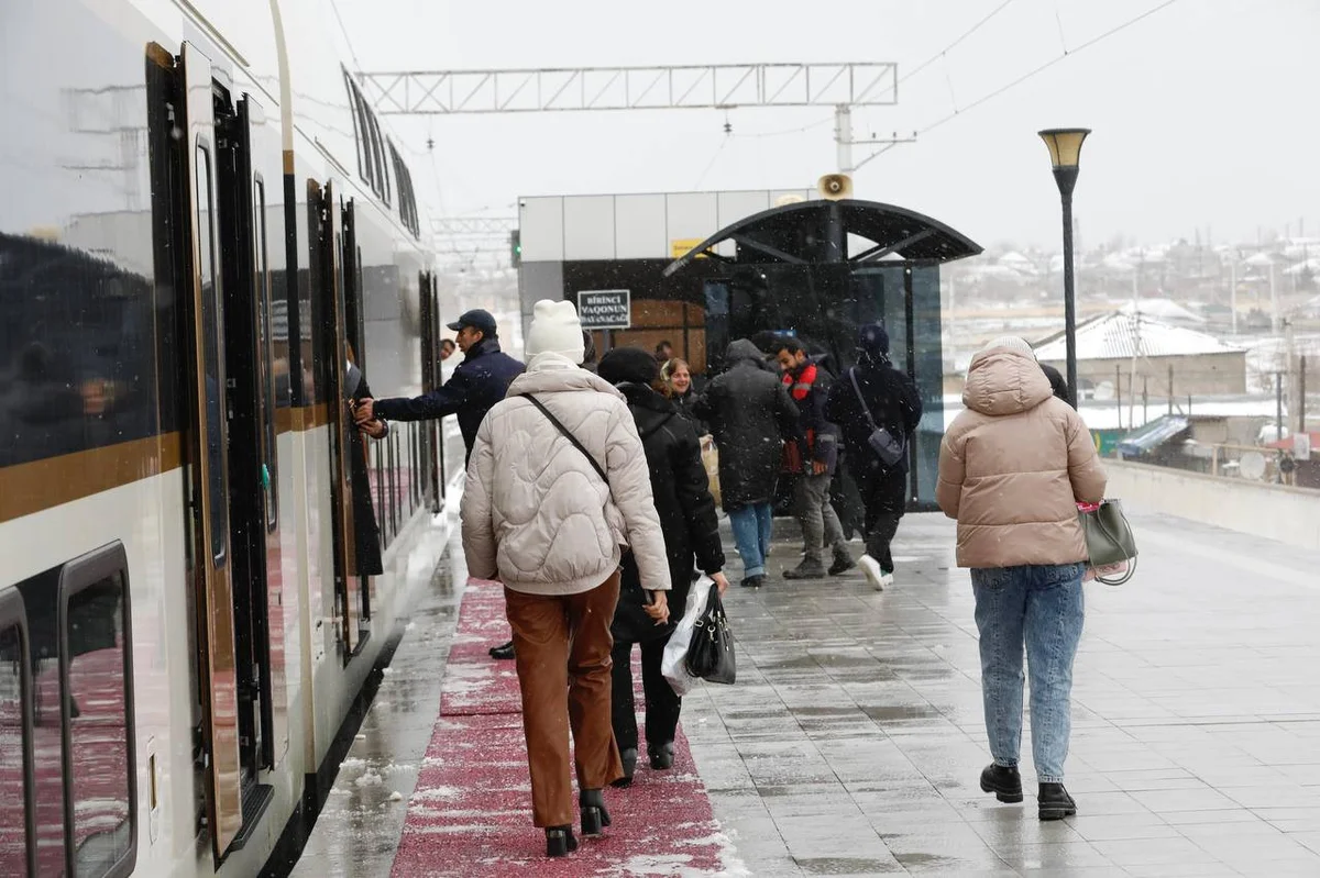 ADY qarlı şaxtalı hava şəraiti ilə əlaqədar təhlükəsizlik tədbirlərinin həyata keçirir FOTOLENT