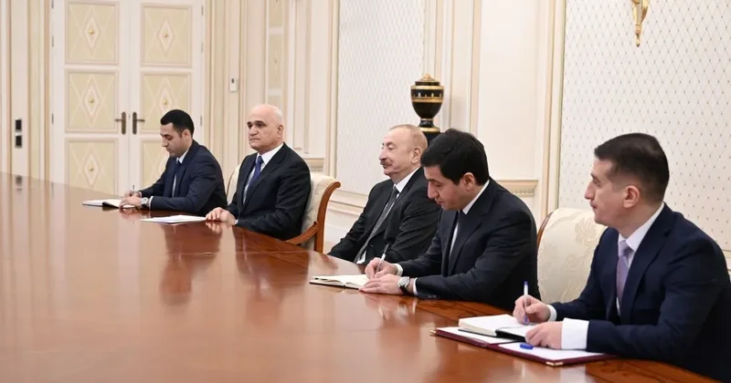 Prezident İranın yol və şəhərsalma nazirini qəbul edib FOTOLAR