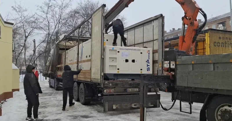 Очередной груз гумпомощи из Азербайджана передан Киеву: ФОТО