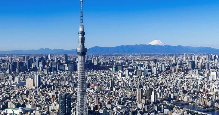 На башне Tokyo Skytree из за вставшего лифта застряли 1,2 тыс. человек