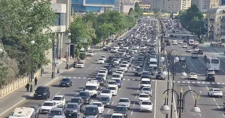 Bakıda sıxlıq olan yolların SİYAHISI