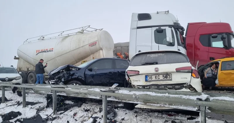 В Турции в цепной аварии пострадали десятки человек