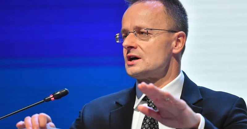Сийярто обвинил Украину в ненависти