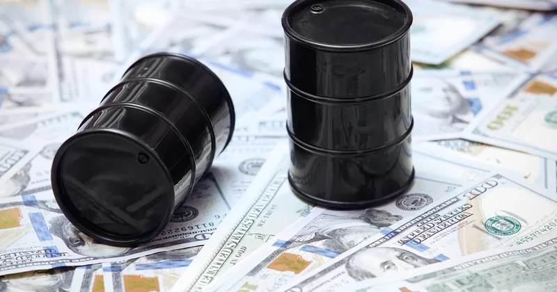 Цены на нефть подешевели более чем на 1%