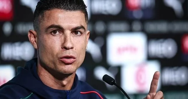 Joze Alvalade dən başımı dik tutaraq ayrılmaq istəyirəm Ronaldo