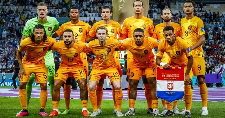 Niderland millisi dünya çempionatı üçün yeni formalarını təqdim etdi FOTOLAR