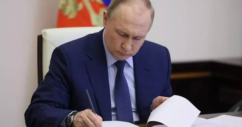 Путин подписал закон о запрете выдворять служивших в ВС России иностранцев