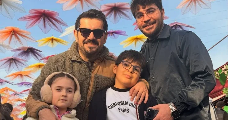 Elçin və Elşən övladı ilə şəhər gəzintisində Foto