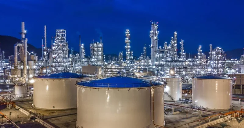 Saudi Aramco в апреле будет отгружать из Янбу только нефть марки Arab Light