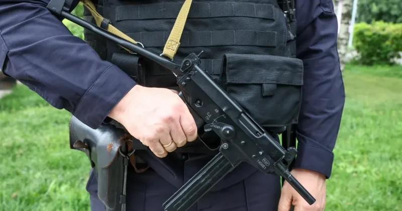 Oхранников российских госкомпаний вооружат автоматами