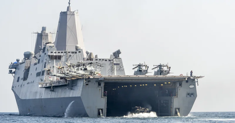 Десантные корабли ВМС США с морпехами подходят к Аравийскому морю Minval Politika