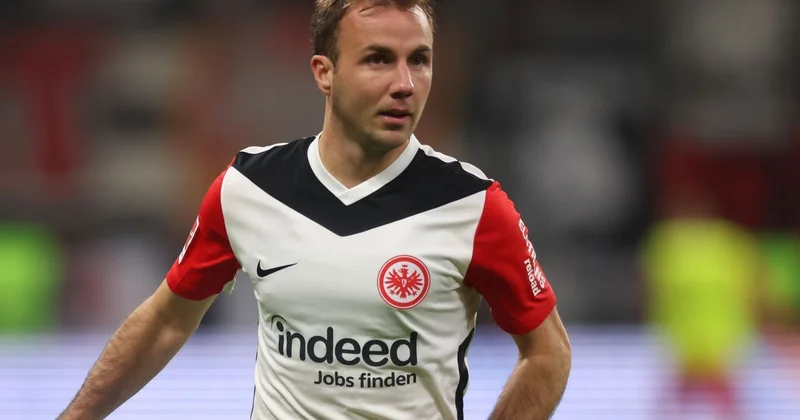 Dünya çempionu “Ayntraxt Frankfurt”la müqaviləsini uzadacaq