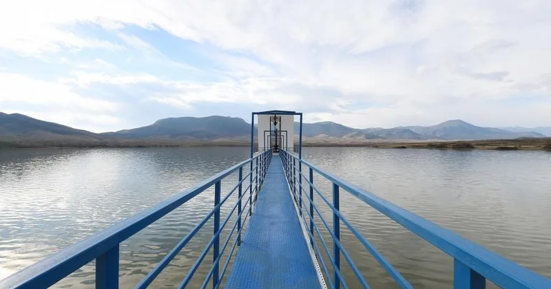 В Агджабеди прорвало защитную дамбу на реке Кура