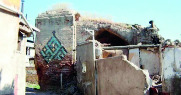 Ermənistanda Azərbaycanın mədəni irsi kütləvi vandalizmə məruz qalıb
