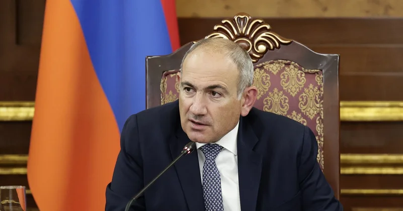 Пашинян осудил сожжение турецкого флага членами Дашнакцутюн