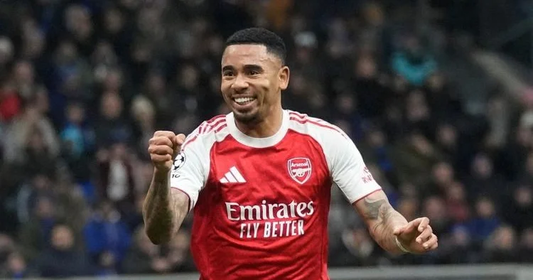 Arsenal ın forvardı Mançester Siti azarkeşləri ilə mübahisə etdi