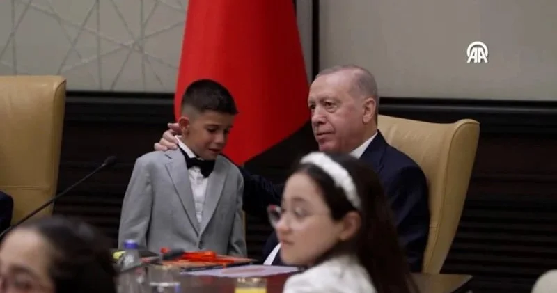 Ərdoğan da uşaqla birlikdə AĞLADI Prezident Sarayındakı görüşdən GÖRÜNTÜLƏR FOTO/VİDEO