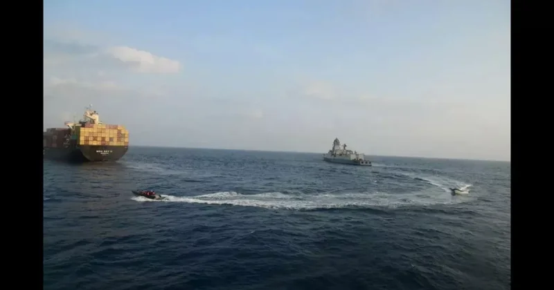 UKMTO: Близ Сомали грузовое судно отразило нападение вооружённых лиц