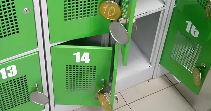 Ячейки в магазинах и досмотр пакетов: какие на самом деле права у потребителей? Интервью с юристом