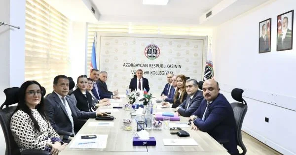 Bir vəkilin fəaliyyəti dayandırılıb Beş vəkilə isə töhmət verilib
