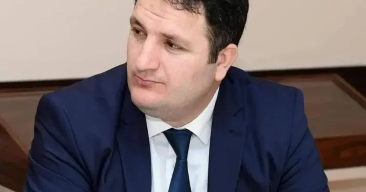 Nizami Cəfərov onu qınaq obyektinə çevirəcək boş söz deməz Filoloq alim