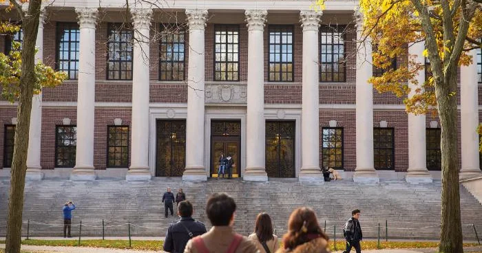 Tramp bu dəfə Harvard Universitetini hədəfə aldı Gözlənilməz qərar