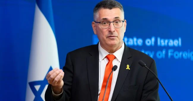 Gideon Saar : Bəzi Avropa liderləri “antisemitizmi qızışdırırlar”
