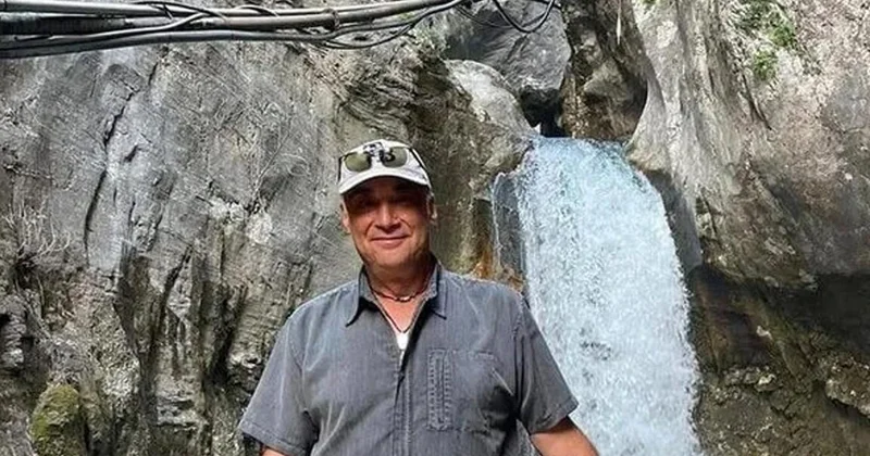 Tanınmış aktyor evində bıçaqlandı Vəziyyəti ağırdır FOTO