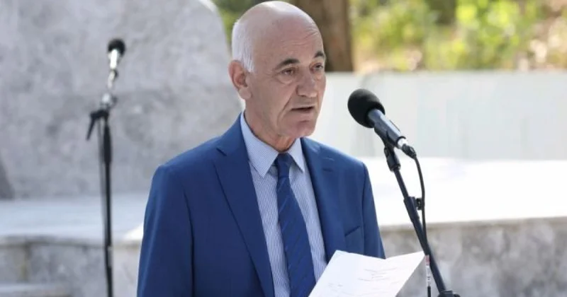 Allah, ağzımı əy, keç günahımdan Vaqif Bəhmənlinin şeirləri