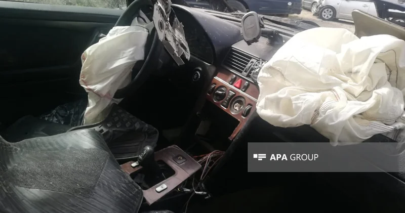 Şəmkirdə iki maşın toqquşub, xəsarət alanlar var