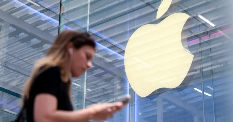 Tramp Apple ı hədələdi: 25% lik rüsum gəlir