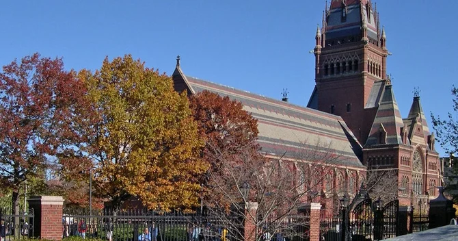 Harvard Universiteti ABŞ hökumətini məhkəməyə verdi
