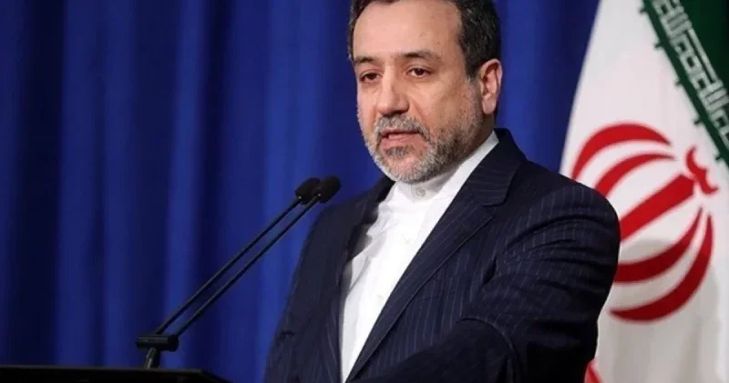 İran XİN rəhbəri İtaliyaya səfər edib