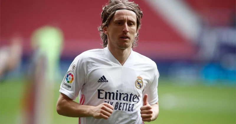 Real Madrid in Modriçi kiminlə əvəzləyəcəyi bilindi