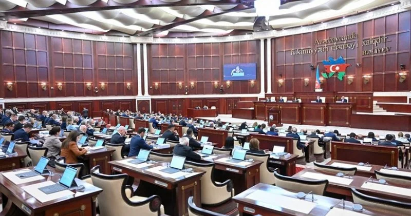 Milli Məclis İnzibati Xətalar Məcəlləsinə çoxsaylı dəyişiklikləri ilk oxunuşda qəbul edib