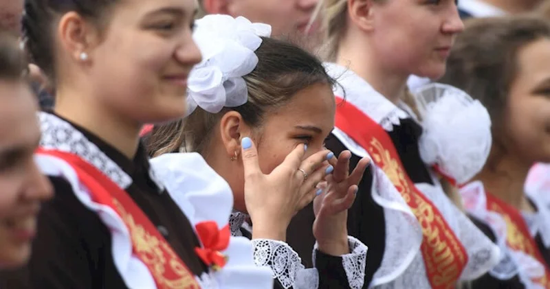 Son zəngdə amerikan mahnıları altında rəqs etmək qadağan edilib
