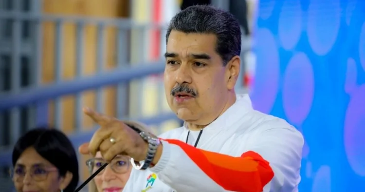 Maduro: “İfrat sağçı qruplar seçkilər öncəsi Venesuelaya muzdlu əsgərlər göndərir”
