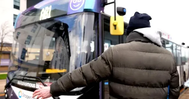 Sürücülü avtobuslar yaman yarıdıb, qalır sürücüsüzlər...