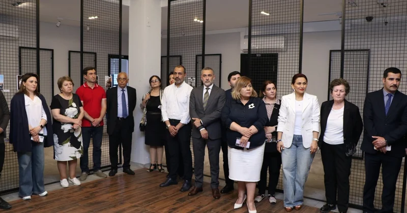 AzMİU da “İxtisasını Tanıt” layihəsi çərçivəsində sərgi açılıb FOTOLAR