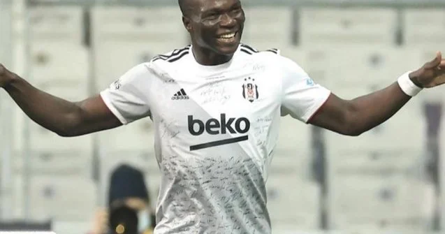 Qarabağ Beşiktaş ın sabiq hücumçusu Vinsent Abubakarla danışıqlar aparır
